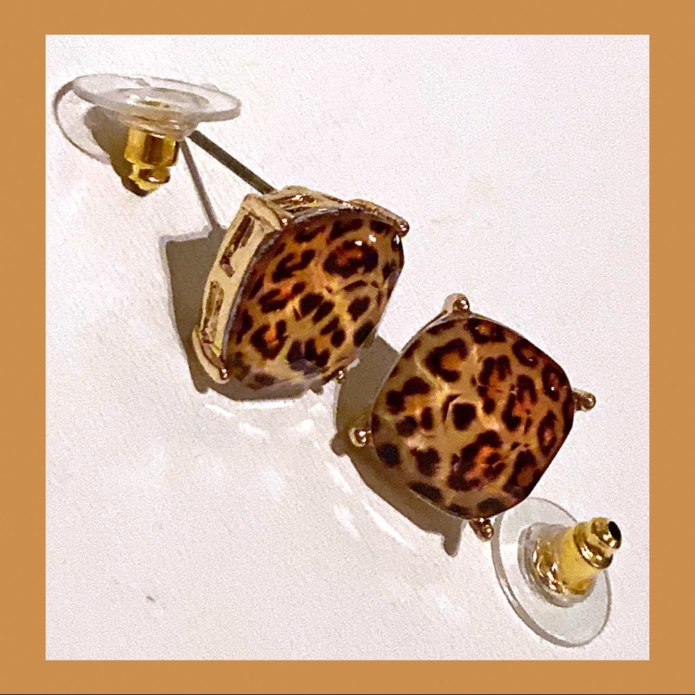 Leopard Iridescent Stone Gold Pierced Earrings NWT - Picture 6 of 6
